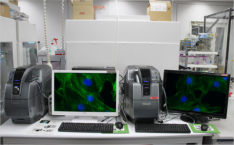 图片:两台BZ系列显微镜安装在一个实验室…