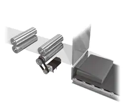 切割后胶片贴在刀片上