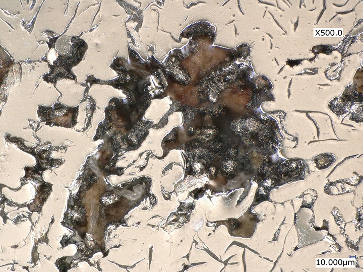 使用VHX系列4K数码显微镜对铸孔进行高倍率观察