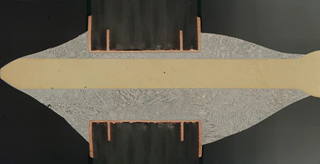 缝合图像的一个焊接连接器针的横截面